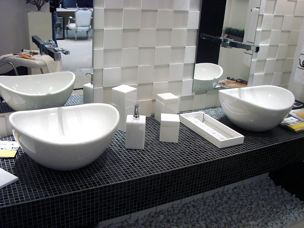 Blend 13 BM7957 (pastilhas escuras), da cerâmica Atlas - Divulgação