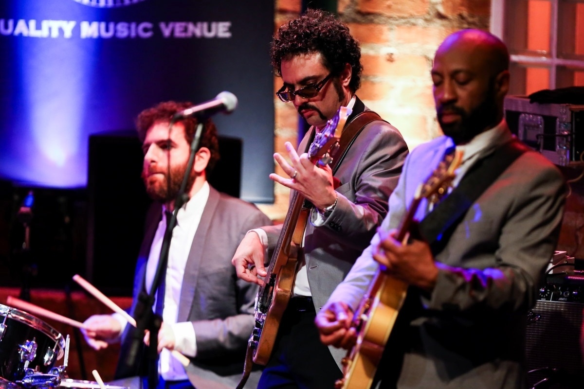 26.mai.2015 - Dap-Kings acompanha show de Sharon Jones no Bourbon Street Music Club, em São Paulo - Manuela Scarpa/Photo Rio News