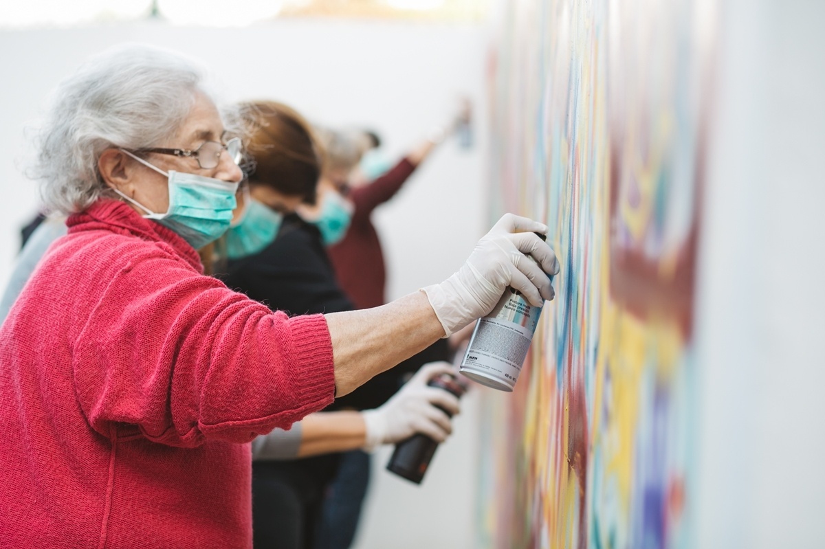 Organização não-governamental, o Lata65 sobrevive com a ajuda de doações e editais. ?Acho que em Portugal, e em outros países também, não se valoriza ou não existe interesse em gerar qualidade diária na vida dos idosos?, diz a arquiteta Lara - Rui Gaiola/Divulgação