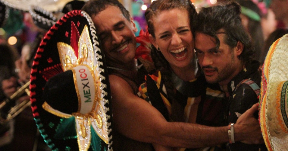 Álamo Facó interpreta Magrão, melhor amigo de Marcelo. A atriz Leticia Novaes interpreta Paula, melhor amiga de Tati