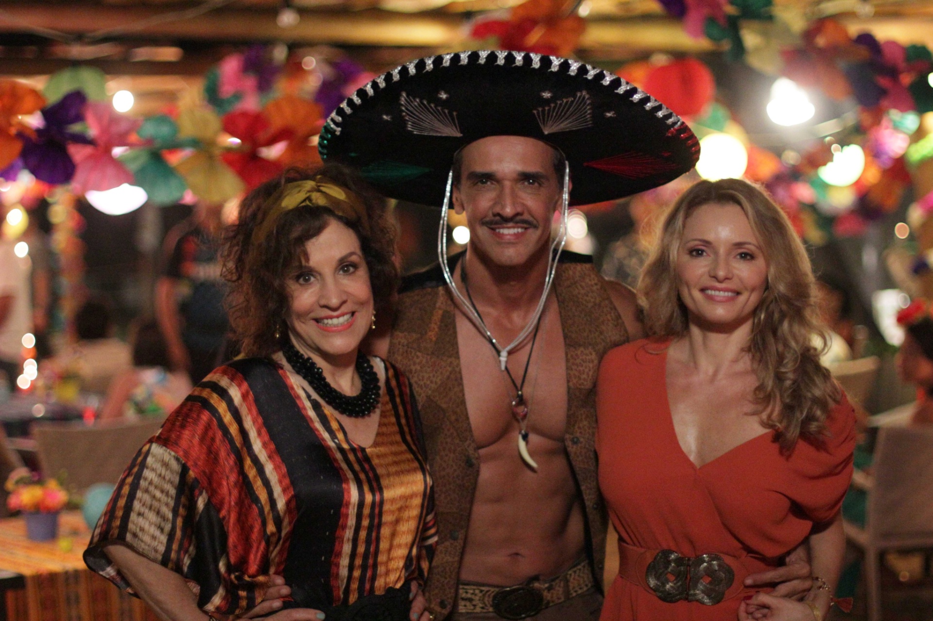 Stella Miranda interpreta Glaucia, a mãe de Conrado e Rita Guedes dá vida a Ângela, ex-mulher dele - Divulgação