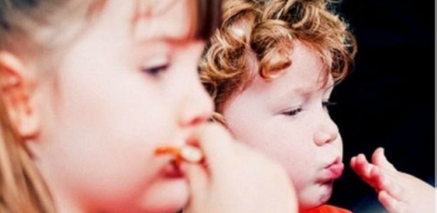 Forçar a criança a comer não é boa estratégia para que ela melhore a alimentação - Thinkstock