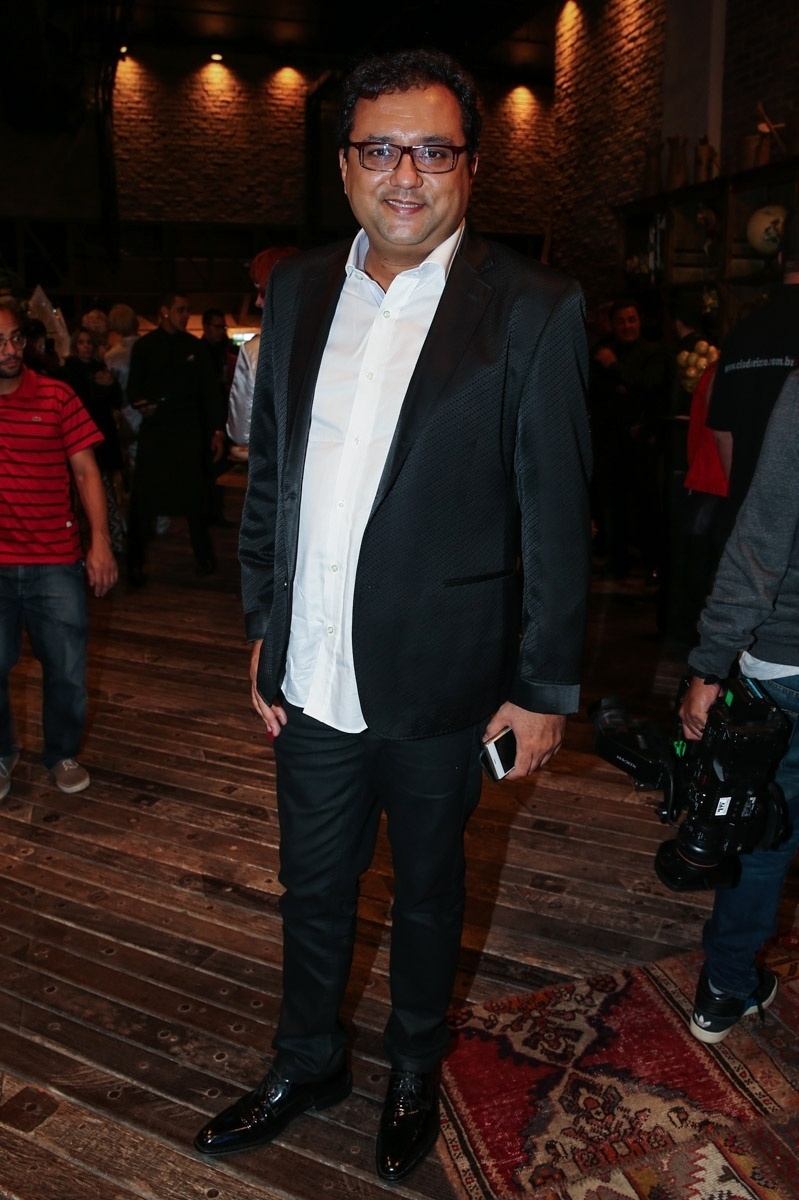 2.jun.2015 - O apresentador Geraldo Luís prestigia o lançamento do CD e DVD "Flores em Vida", da dupla Zezé di Camargo e Luciano, na noite desta terça-feira, no Theatro Net SP, na zona sul de São Paulo - Manuela Scarpa/Photo Rio News