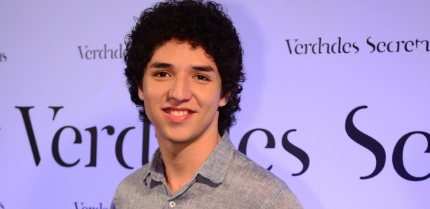 João Vitor Silva tem 19 anos e interpreta o adolescente Bruno em "Verdades Secretas"