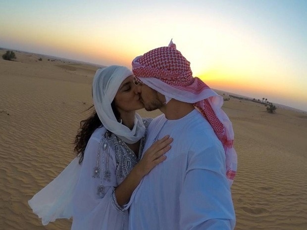 Débora Nascimento e José Loreto se casaram em segredo em Abu Dhabi