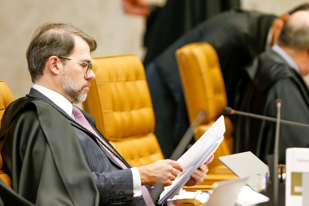 10.jun.2015 - O ministro Dias Toffoli durante sessão plenária do STF (Supremo Tribunal Federal) que julga ação sobre a liberação ou não de biografias não autorizadas - Pedro Ladeira/Folhapress