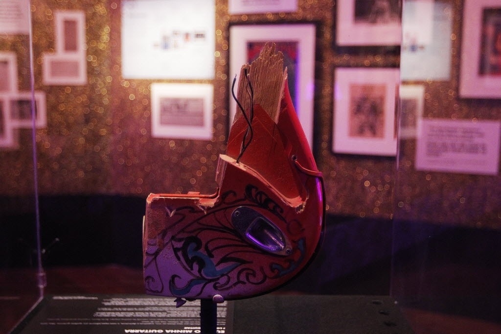 9.jun.2015 - A mostra "Hear My Train Comin Hendrix Hits London", em cartaz no Shopping JK Iguatemi, em São Paulo, chega apresentando peças da carreira do músico durante nove meses, entre 1966 e 1967, época em que estourou no mundo da música - Reinaldo Canato/UOL