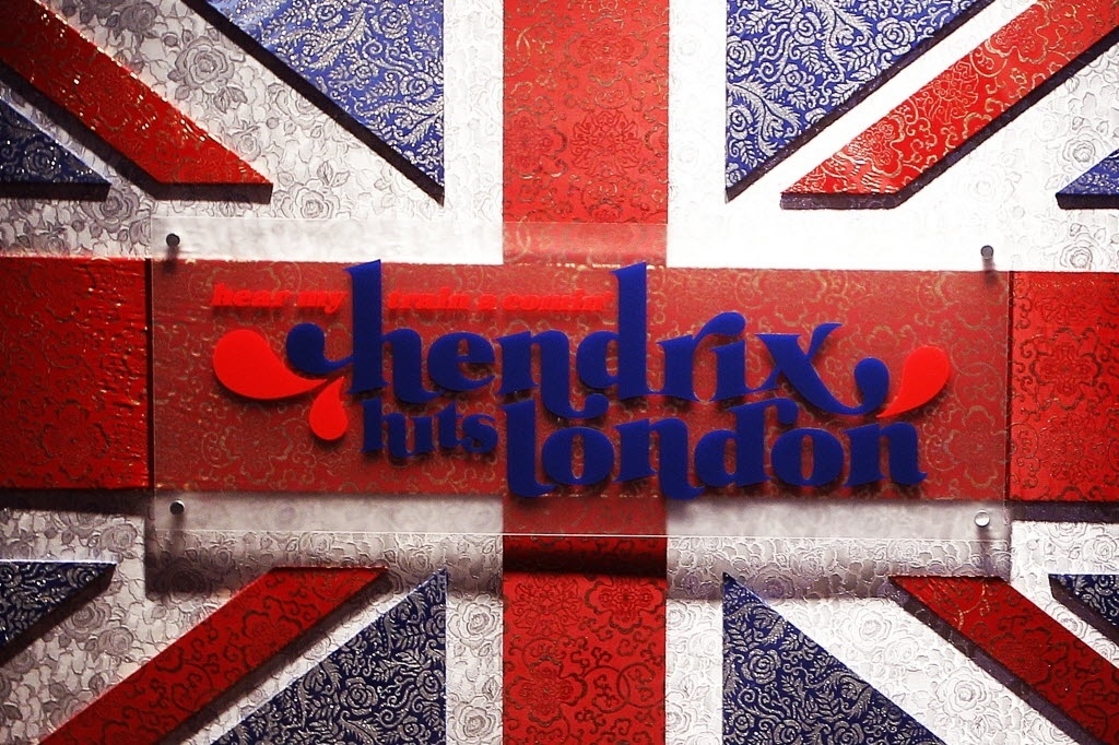 9.jun.2015 - A mostra "Hear My Train Comin Hendrix Hits London", em cartaz no Shopping JK Iguatemi, em São Paulo, chega apresentando peças da carreira do músico durante nove meses, entre 1966 e 1967, época em que estourou no mundo da música - Reinaldo Canato/UOL