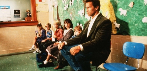 Arnold Schwarzenegger, em cena do filme "Um Tira no Jardim da Infância" (1990) - Divulgação