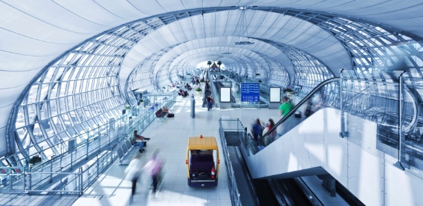 O moderno aeroporto de Suvarnabhumi, na Talândia, ficou em primeiro lugar no ranking - Getty Images