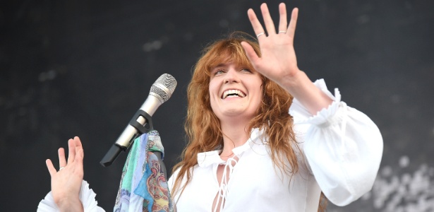 14.jun.2015 - A cantora Florence Welch, do Florence and the Machine, se apresenta no palco What no Bonnaroo 2015 - Jason Merritt/Getty Images