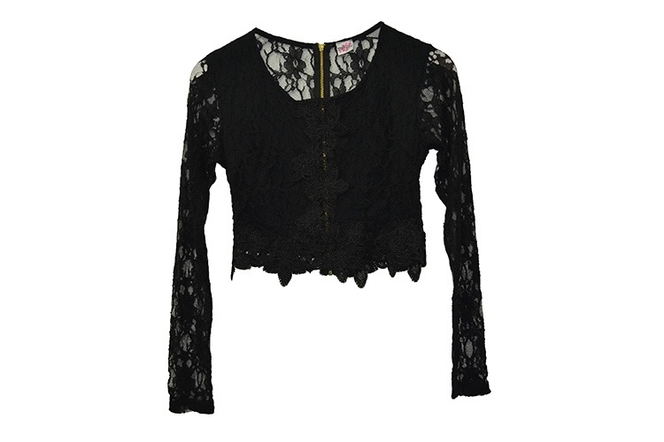 Jaqueta de renda preta, da Lojão do Brás. Preço: R$ 39,50. Informações: www.lojaodobras.com.br | Preço e disponibilidade pesquisados em junho de 2015 e sujeitos a alterações - Divulgação