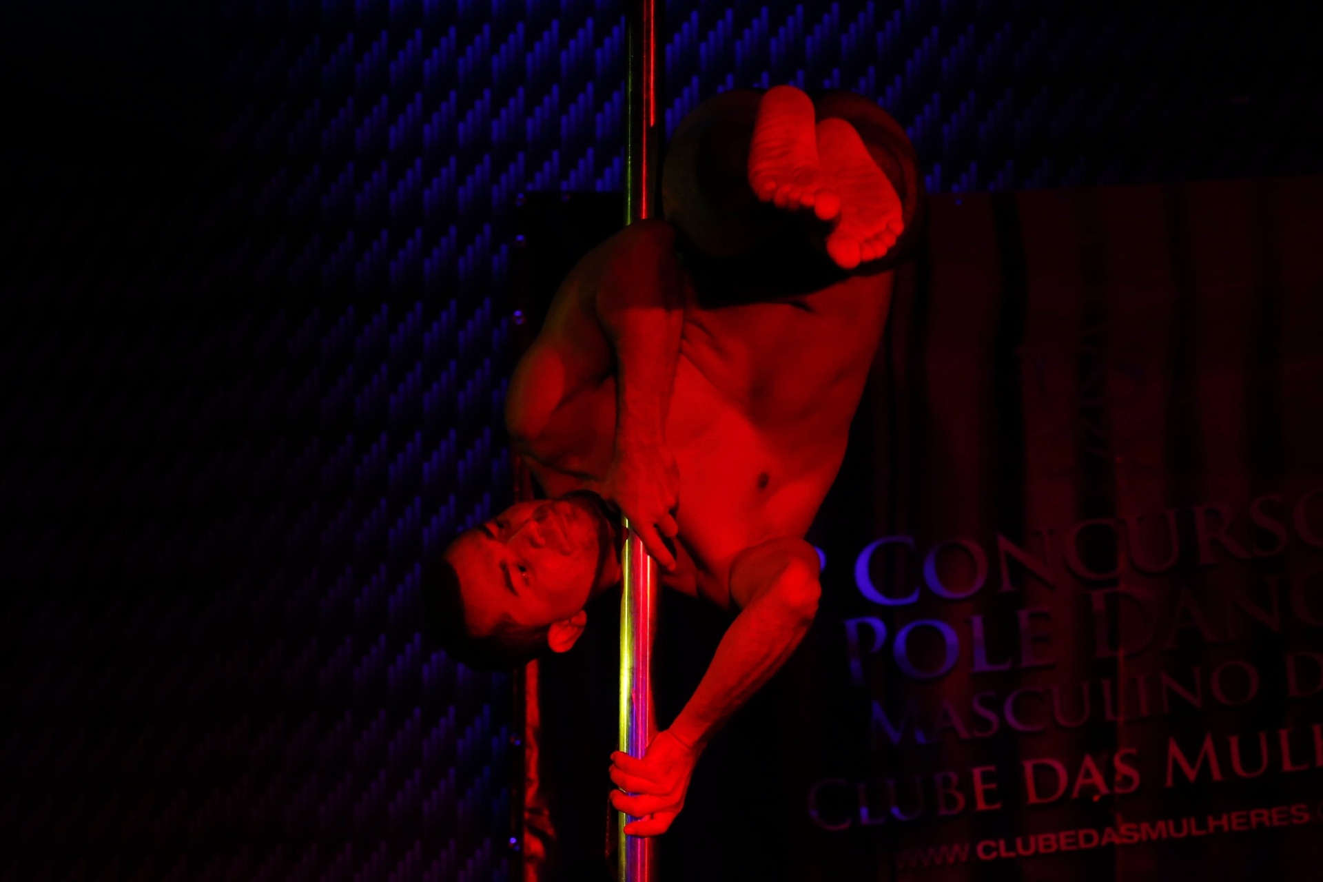 O júri formado por Vivi Fernandes, ex-malandrinha, Juliana Oliveira, assistente de palco do "The Noite", do SBT, e as dançarinas de pole dance Rita Ferraz e Karla Carvalho avaliou os quesitos força, dança, giros, movimentos, harmonia e coreografia - Junior Lago/UOL