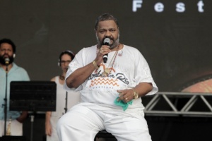 18.jul.2015 - Arlindo Cruz se apresenta na 1ª edição do festival Samba in Rio, na praça da Apoteose do sambódromo carioca - Marcello Sá Barretto/AgNews