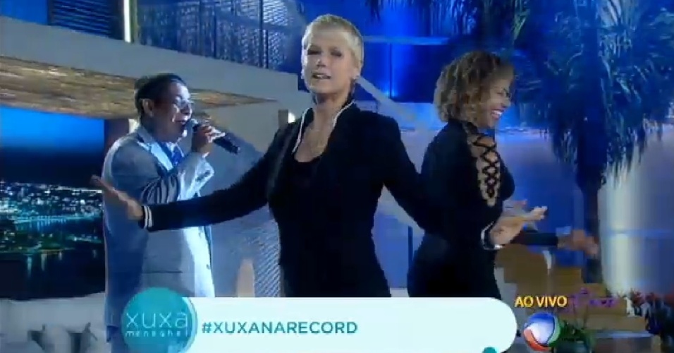 31.ago.2015 - Durante seu programa, Xuxa corrige Zeca Pagodinho após ser chamada de Globeleza 