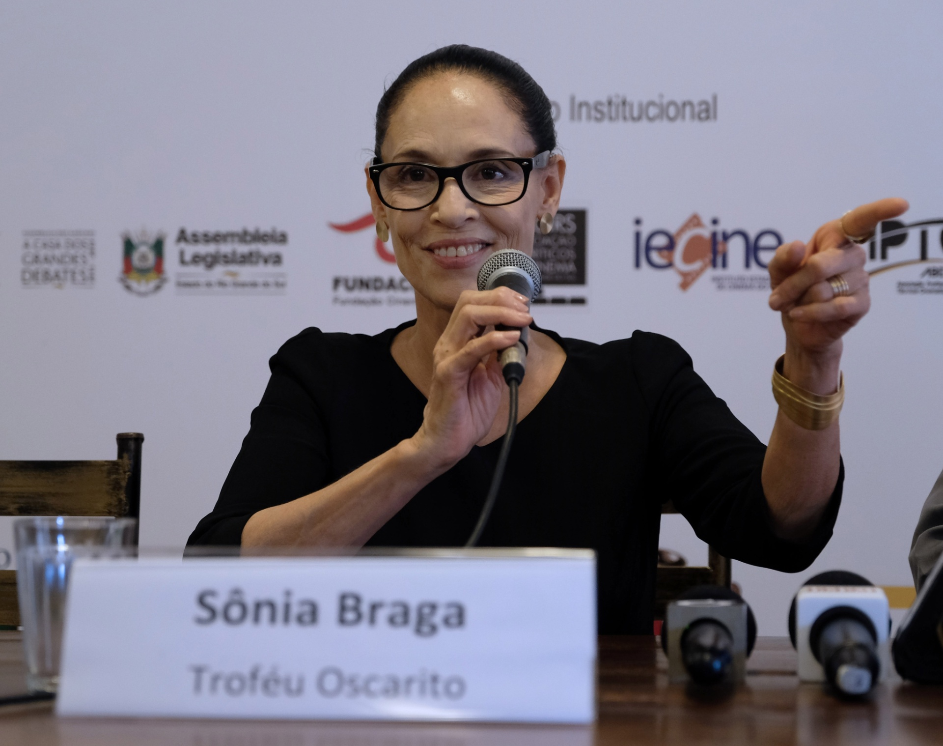 27.ago.2016 - Sonia Braga fala sobre "Aquarius" durante coletiva no Festival de Gramado 2016 - Edison Vara/Pressphoto