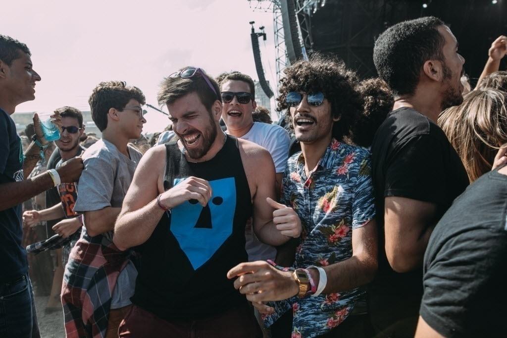 Público dança durante show no Lollapalooza Brasil 2017, no Autódromo de Interlagos de São Paulo - Felipe Gabriel/UOL