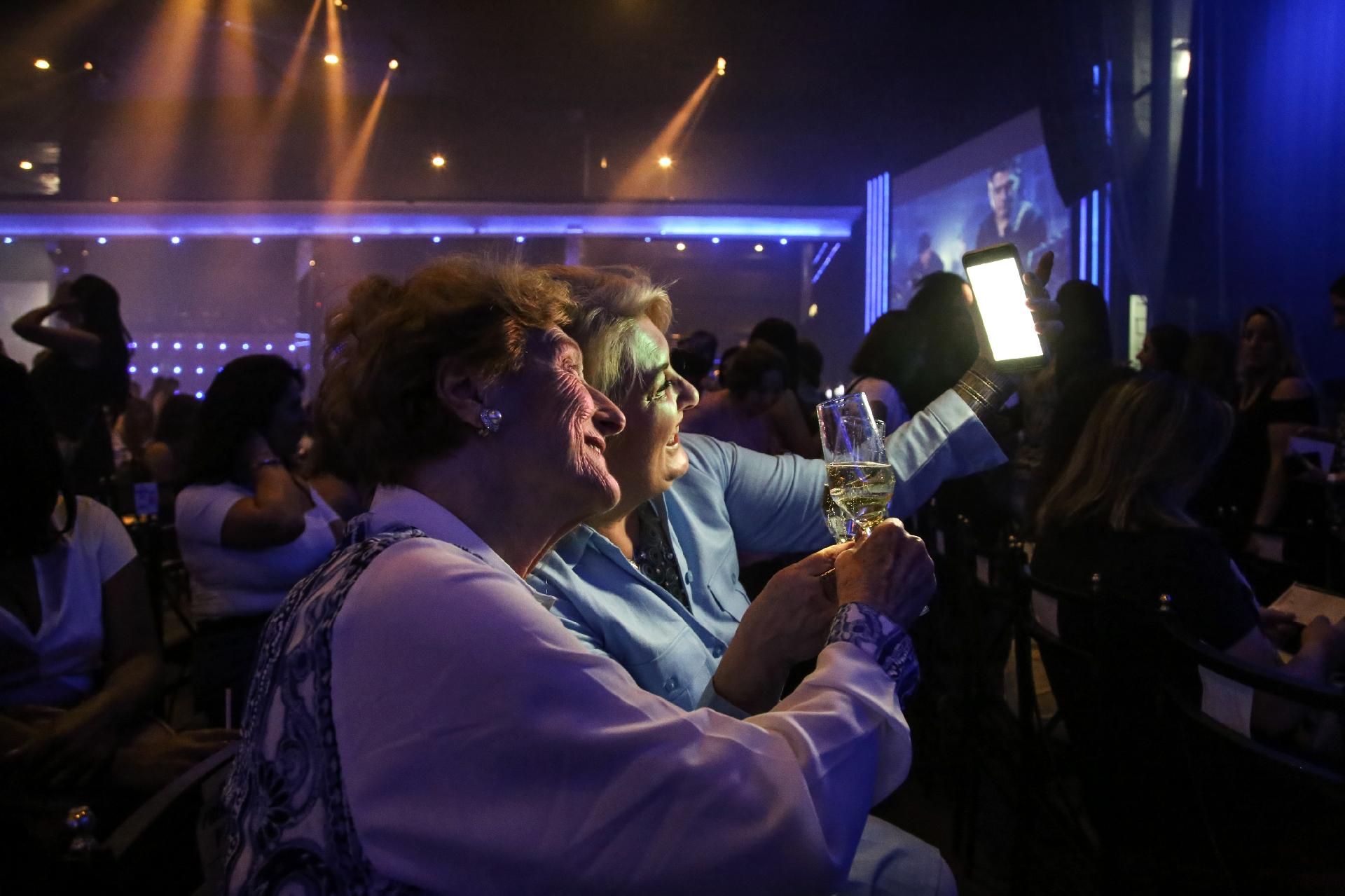 Roberto Carlos se apresenta para o público feminino no Espaço das Américas, em São Paulo - Amanda Perobelli/UOL