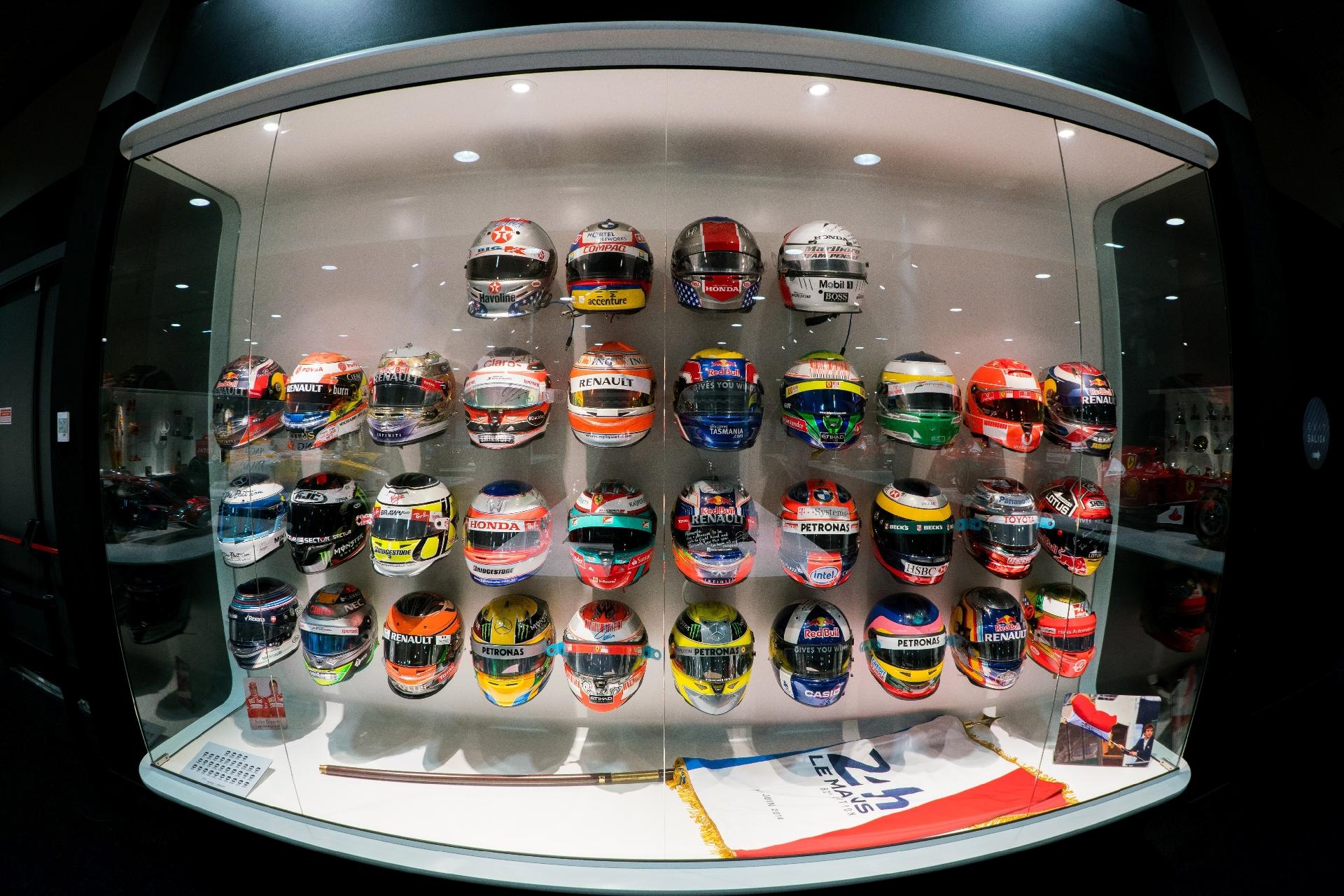 Da esperança ao fracasso série de TV fica um ano dentro da equipe McLaren 09/02/2018 UOL