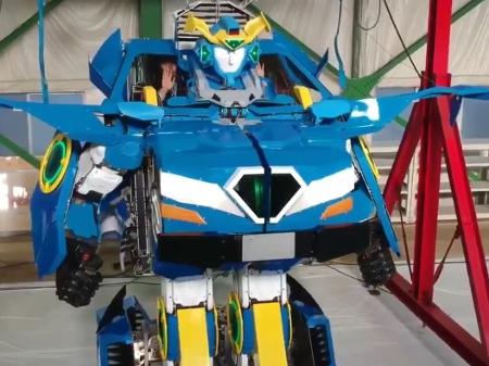 Empresas japoneses criam Transformers da vida real - Reprodução