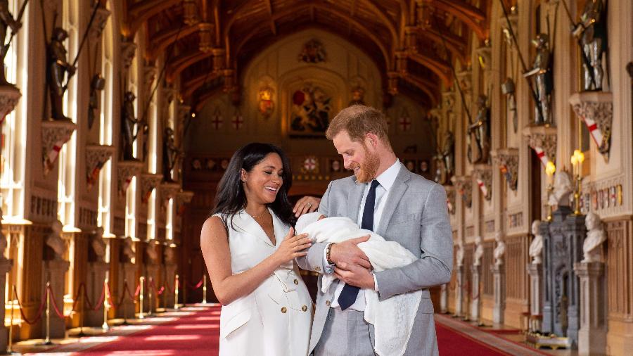 Meghan e Harry apresentam seu bebê para o mundo - AFP