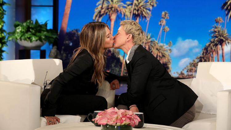 Jennifer Aniston e Ellen DeGeneres dão selinho em episódio de 'Ellen' - Michael Rozman/Warner Bros. - Michael Rozman/Warner Bros.