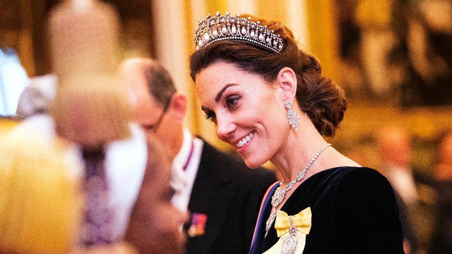 Kate Middleton com a Lover"s Knot, uma das tiaras preferidas da princesa Diana - Getty Images