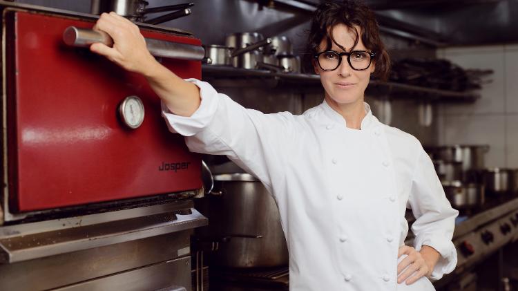 A chef Helena Rizzo apresentou a sobremesa "Da Lama ao Caos" no programa 'Masterchef'