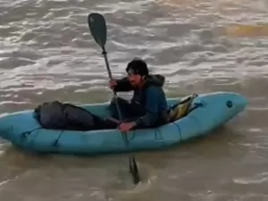 Sozinho e sem falar português, japonês vence o rio Amazonas com um caiaque