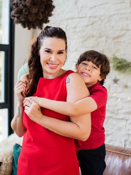 Leticia Alves e o filho Theo
