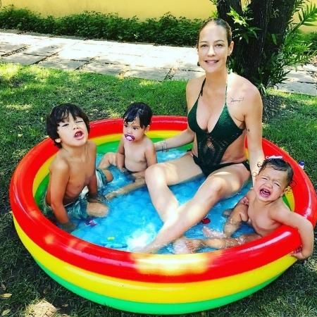 29.dez.2016 - Luana Piovani com os filhos Dom, Bem e Liz - Reprodução/Facebook/luanapiovanioficial