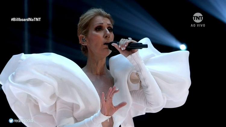 Céline Dion canta "My Heart Will Go On", tema de "Titanic", 20 anos após o lançamento do filme, no Billboard Music Awards - Reprodução/TNT - Reprodução/TNT