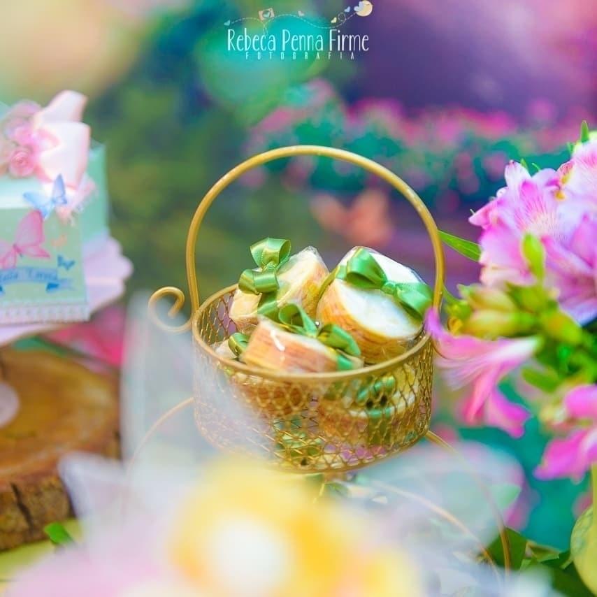 Uma das lembrancinhas do chá de bebê de Bella foi bolo de rolo - Reprodução/Instagram