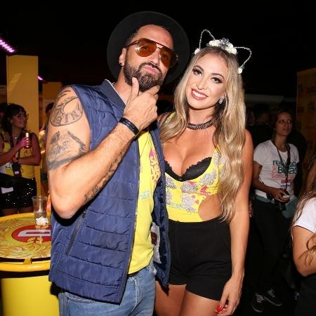 Latino com a noiva, Jéssica Rodrigues - Deividi Correa / AgNews - Deividi Correa / AgNews