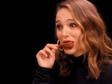 Como é vegana, Natalie Portman experimentou petiscos que não são de origem animal - Reprodução