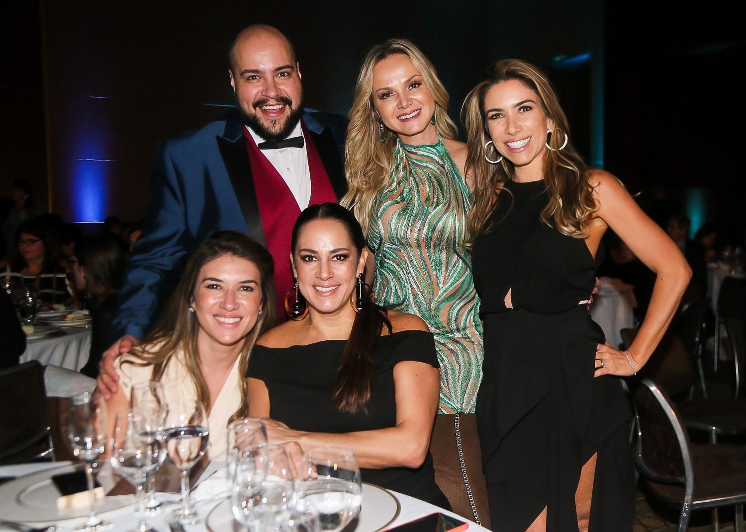 Thiago Abravanel, Eliana, Patricia, Silvia e Rebeca Abravanel - Marcos Ribas/Brazil News