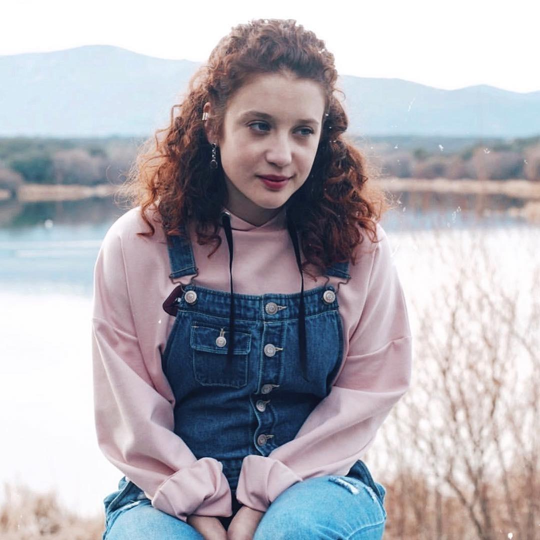 Inspire-se nos penteados para cabelo cacheado usados por Maria Pedraza; - Reprodução/Instagram