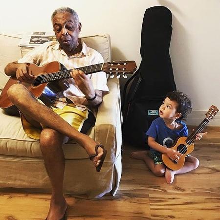 Gilberto Gil com seu neto Nino, filho de Bela Gil - Reprodução/Instagram/@belagil