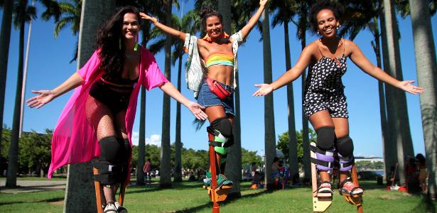 Mulheres no topo | Como é ser uma das pernaltas que batem ponto no Carnaval do Rio de Janeiro