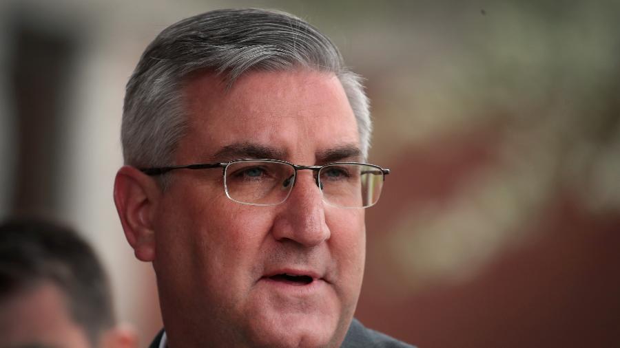 O governador de Indiana, nos EUA, Eric Holcomb - Getty Images