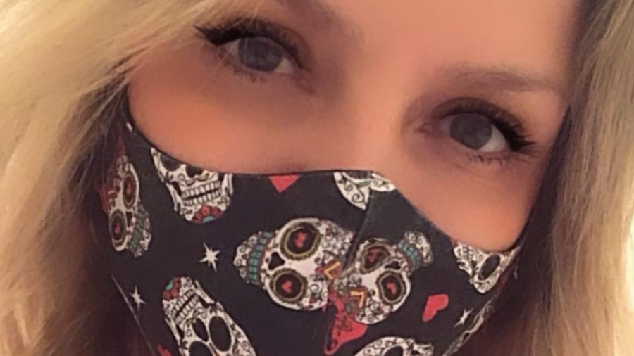 Eliana posa de máscara - Reprodução/Instagram