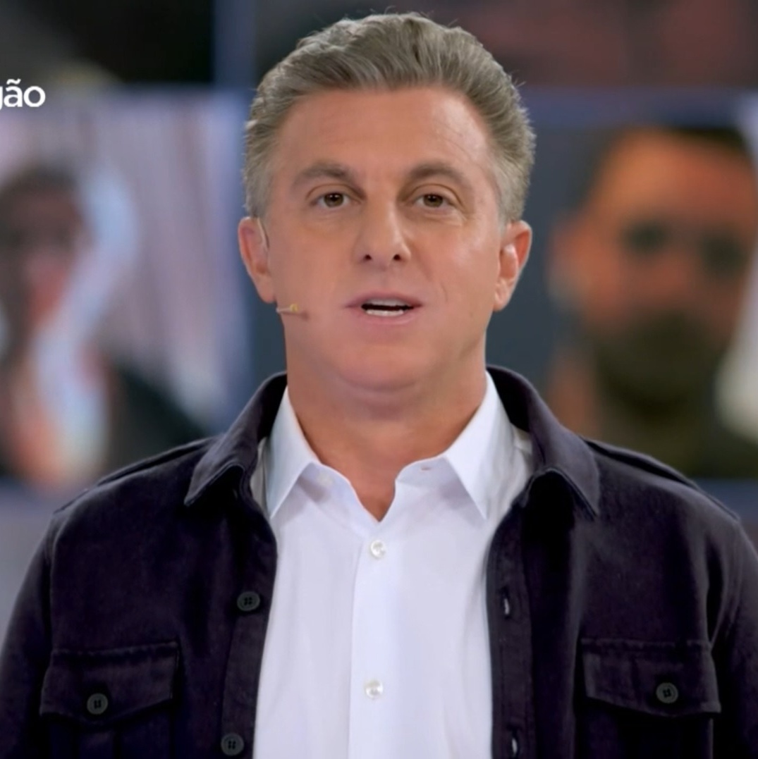 Luciano Huck discute com diretor em documentário sobre 'Domingão'