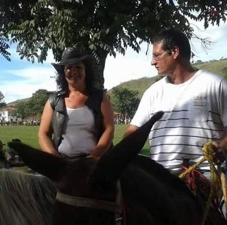 Marino e a esposa Maria do Carmo na última cavalgada que organizaram antes do rompimento Marino e a esposa Maria do Carmo na última cavalgada que organizaram antes do rompimento