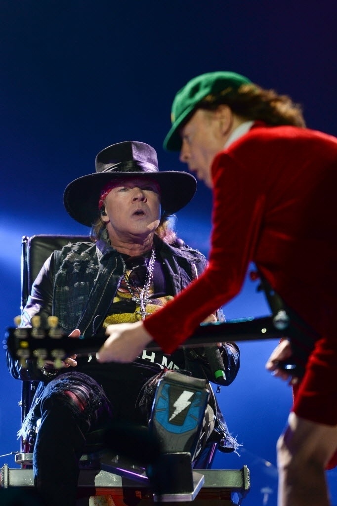 AC/DC se apresenta pela primeira vez com Axl Rose em show na cidade de Lisboa, Portugal - AFP