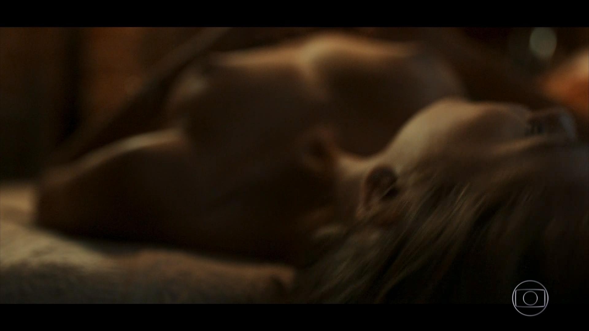 Seios de Marina Ruy Barbosa aparecem desfocados em "Justiça", minissérie da Globo - Reprodução/TV Globo