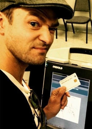 24.out.2016 - Justin Timberlake faz selfie com a urna de votação - Reprodução/Instagram/justintimberlake