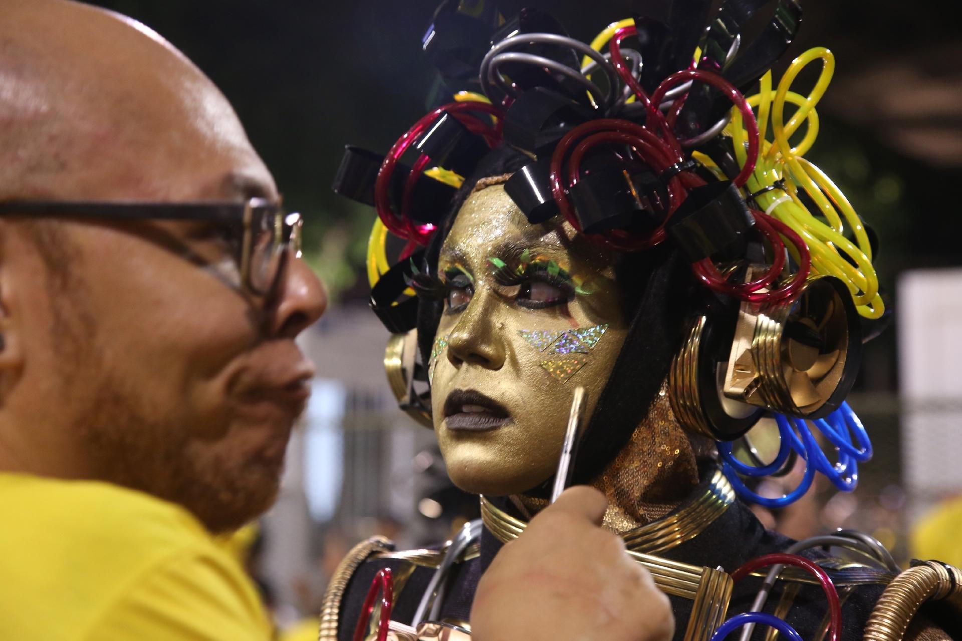 27.fev.2017 - Unidos da Tijuca, segunda colocada no Carnaval de 2016, luta pelo título com o enredo "Música na Alma, Inspiração de uma Nação" - Júlio César Guimarães/UOL