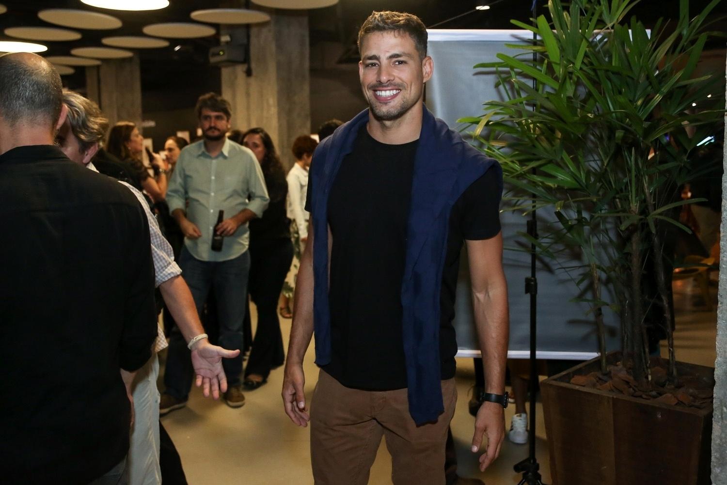 Cauã Reymond prestigia lançamento do longa "Love Filme Festival" no Espaço Itaú Cinema em Botafogo, zona sul do Rio - Roberto Filho/ Brazil News