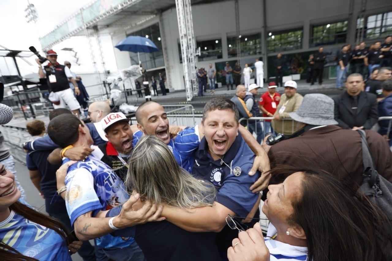 Acadêmicos do Tatuapé comemora o título de campeã do Carnaval 2018 de São Paulo - Mariana Pekin/UOL
