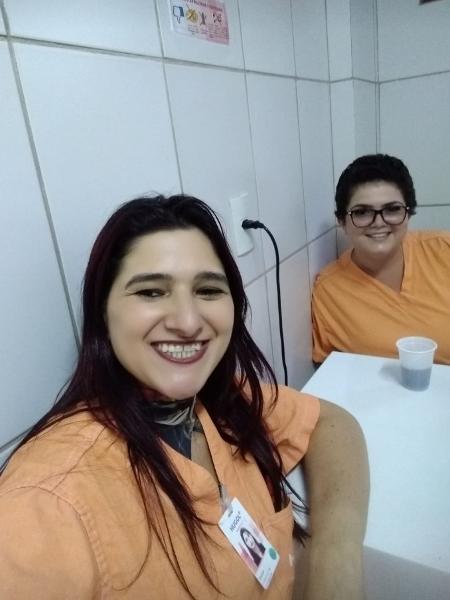 Vanusa ao lado de Greyce, durante o trabalho - Arquivo pessoal/Greyce Martins - Arquivo pessoal/Greyce Martins